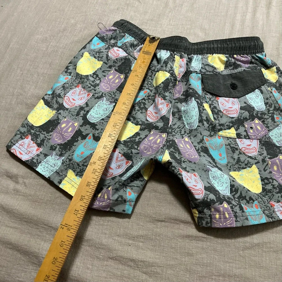 LOST Swim shorts all over cat print design Size small no mesh inside surf board - Picture 6 of 7